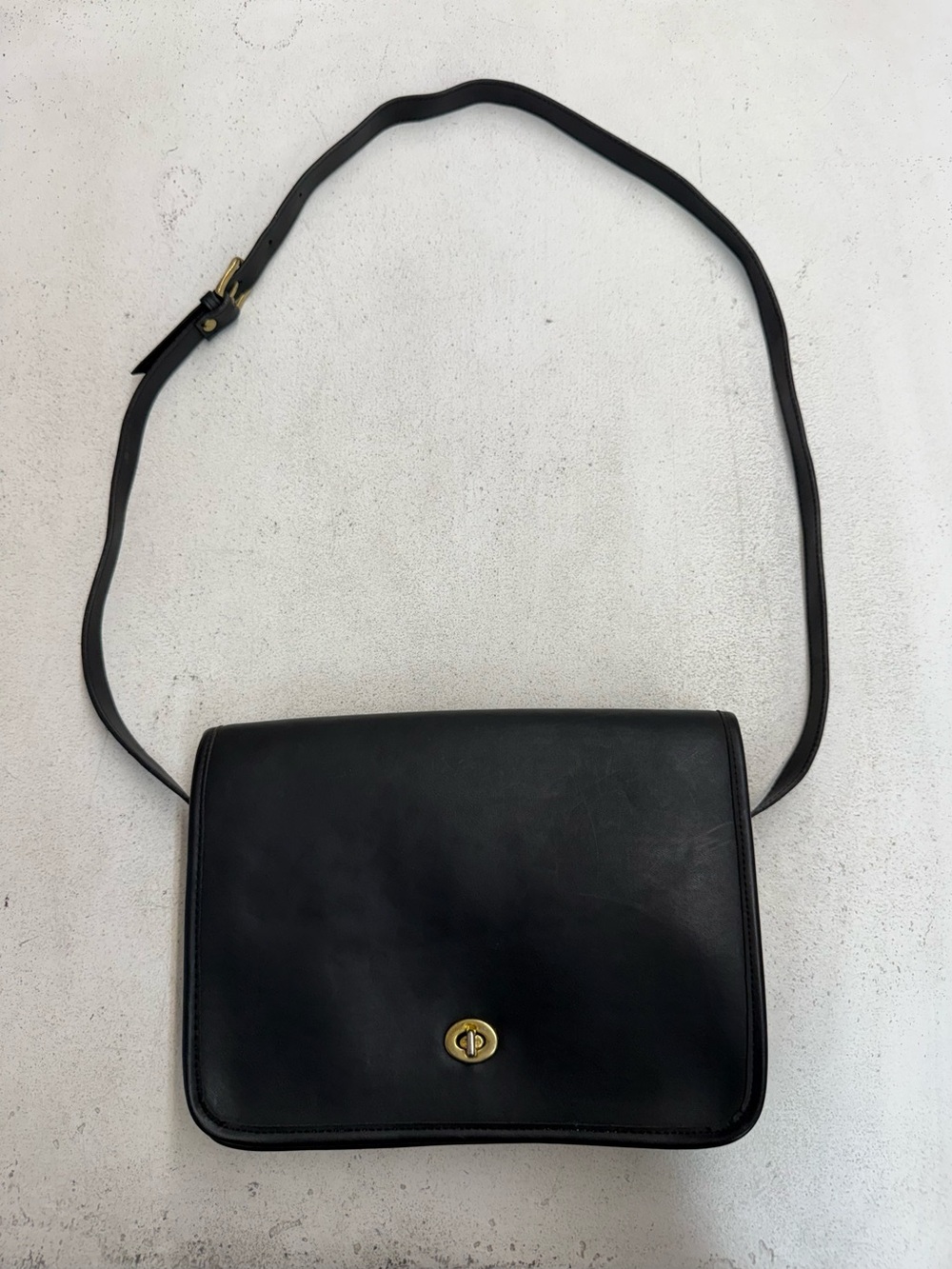 Vtg Coach Black Leather Shoulder Bag